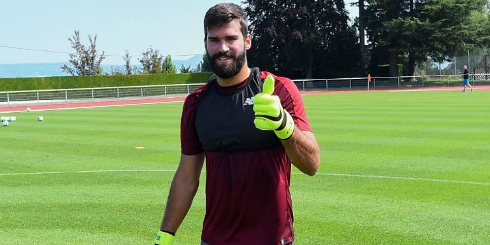 Datang ke EPL, Alisson Langsung Dipuji Setinggi Langit Oleh Begovic