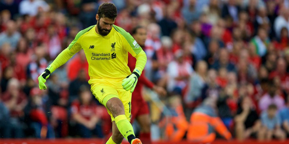 Tampil Menawan, Alisson Kini Diberi Label Kiper Sempurna