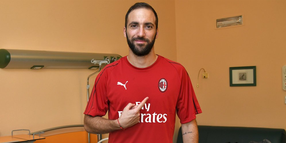 Cita-cita Calhanoglu: Beri Assist Sebanyak Mungkin untuk Higuain