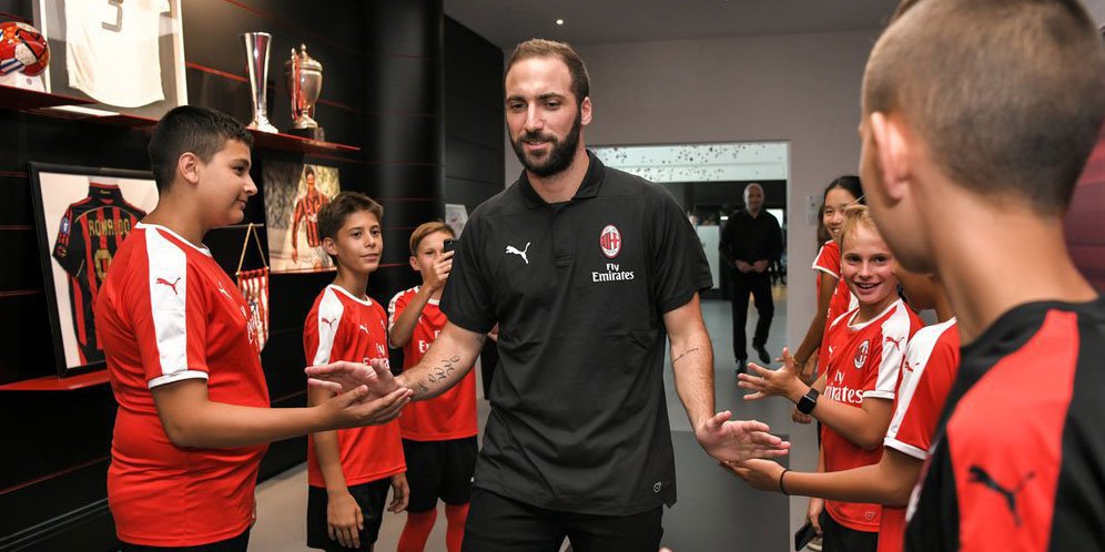 Dua Pihak Ini Yakinkan Higuain Gabung AC Milan