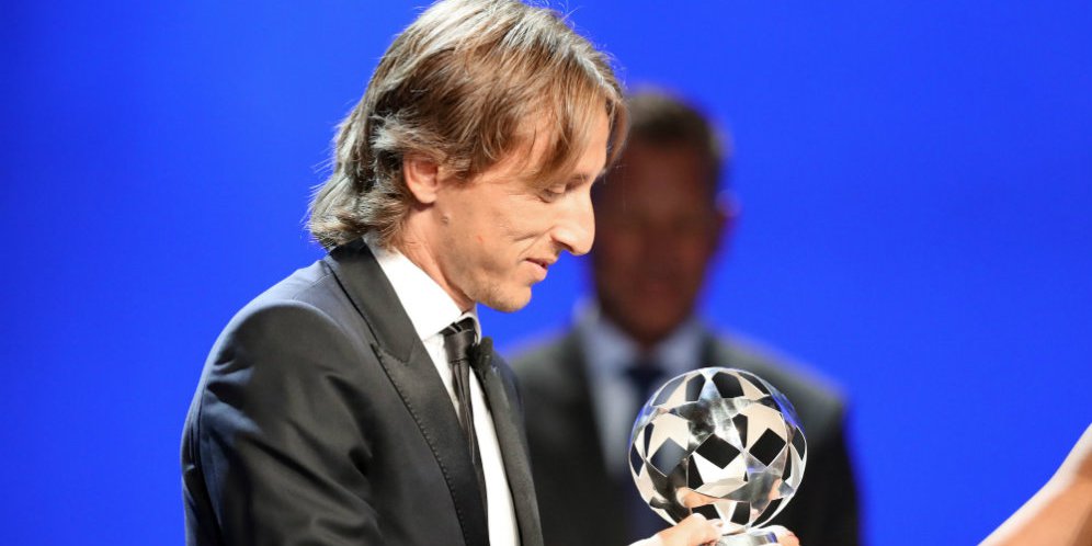 Modric di Tengah Pemain Prancis