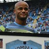 Man City Tunda Negosiasi Kontrak Baru dengan Kompany