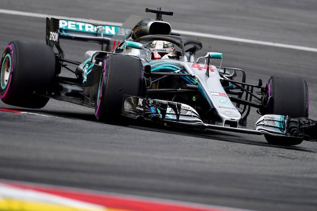Lewis Hamilton (c) AFP