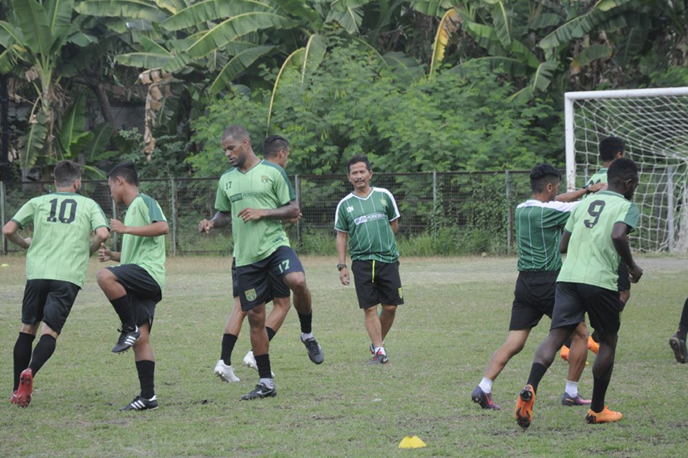 Kompetisi Berhenti, Persebaya Genjot Fisik Pemain