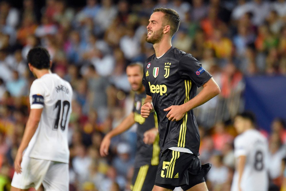 Pjanic Pulang dengan Cedera, Juventus Harap-harap Cemas