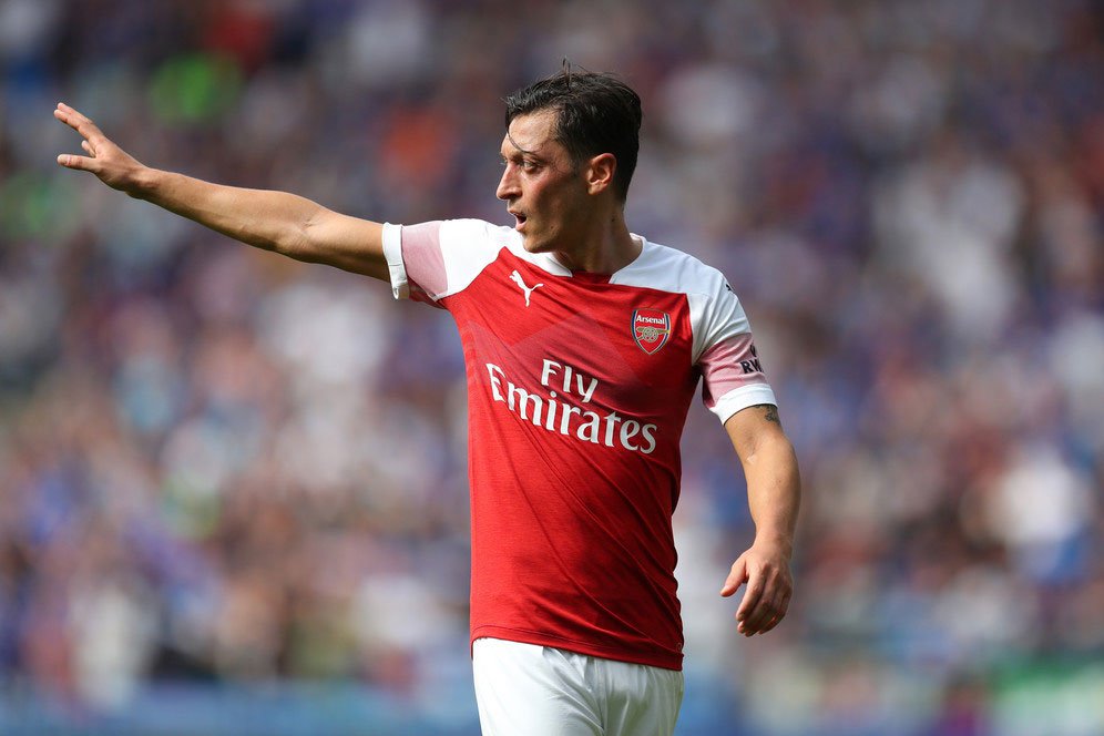 Lucas Torreira: Mesut Ozil Krusial Untuk Arsenal