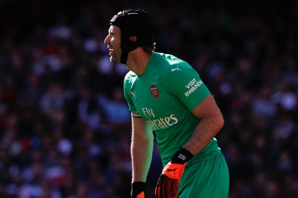 Arsenal Pastikan Cech Absen Sebulan