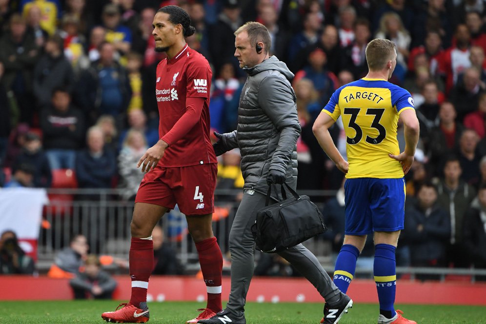 Van Dijk Diragukan Bisa Main Lawan Chelsea