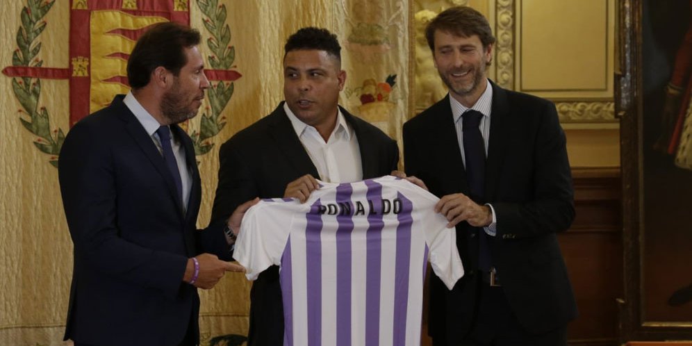 Ronaldo dan Pique Bicarakan Bisnis Bareng