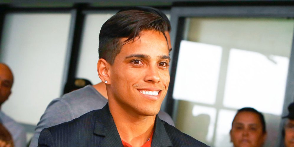 VIDEO: Pemenang FIFA Puskas Award 2015 Pindah Haluan Jadi Seorang Gamer