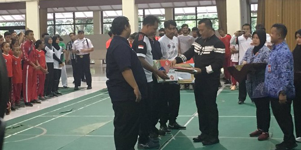 Wujud Apresiasi, Menpora Persembahkan Bonus Pada Pelatih dan Asisten di SKO Ragunan