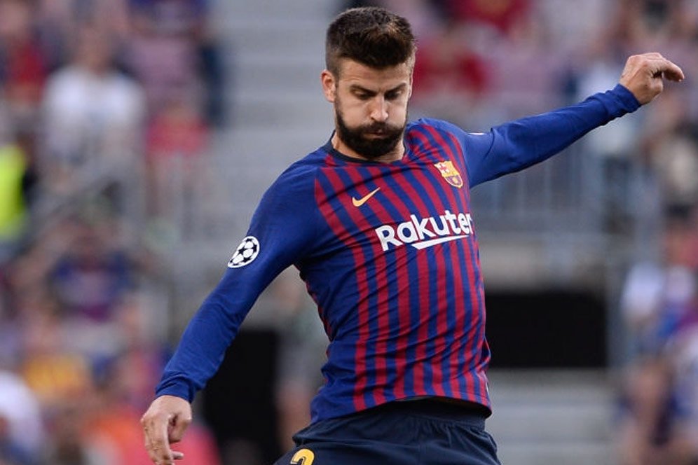 El Clasico Imbang, Gerard Pique Salahkan Wasit