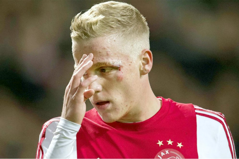 Madrid Memang Menggoda, Tapi Van de Beek Sebaiknya Lihat Nasib De Jong Dulu