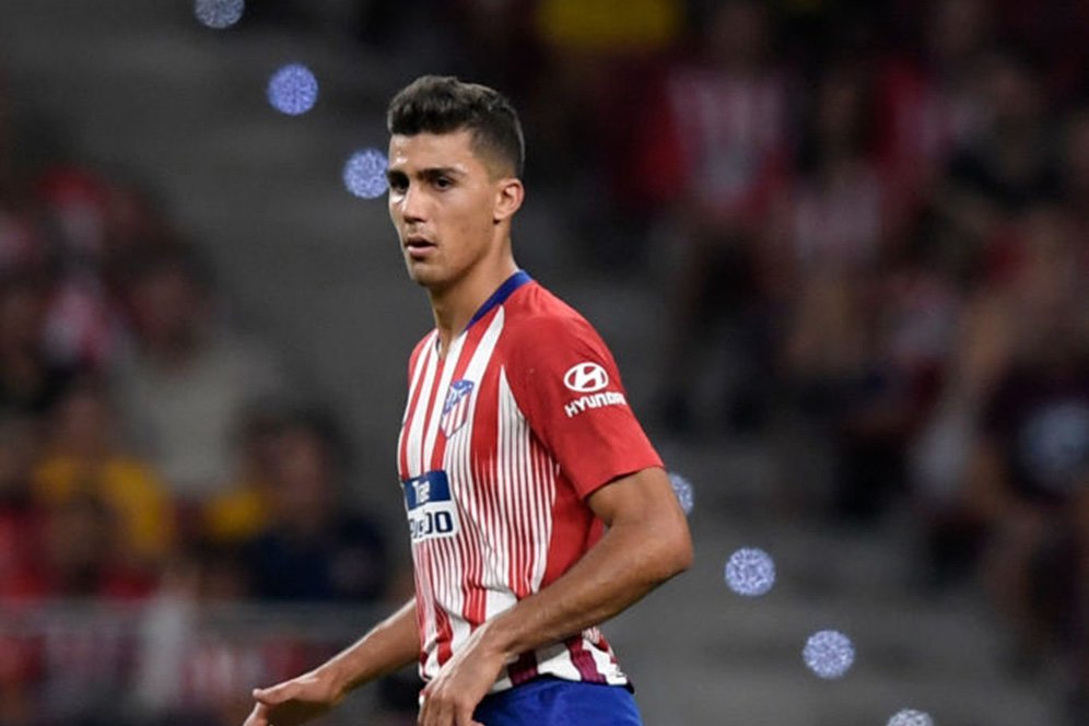 Saingi MU, Manchester City Juga Kejar Rodri Hernandez