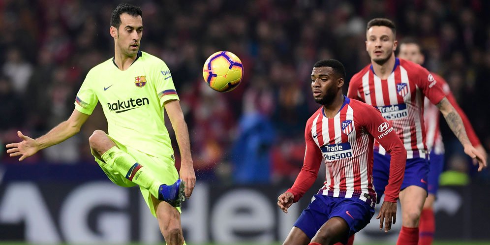 De Jong Bakal Tembus Tim Inti Barcelona, Busquets Justru Gembira