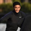 Operasinya Sukses, Kapan Joe Gomez Bisa Kembali Merumput Bersama Liverpool?