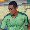 Kompetisi Dihentikan, Bek Persebaya Punya Banyak Waktu dengan Keluarga