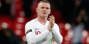 Wayne Rooney Cetak Gol dari Tengah Lapangan ke Gawang Klub Nani