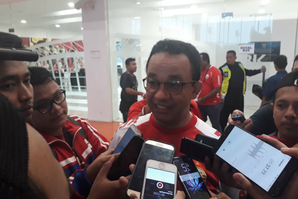 Persija Diambang Juara, Anies Baswedan Siapkan Layar Lebar di Tiap Kelurahan