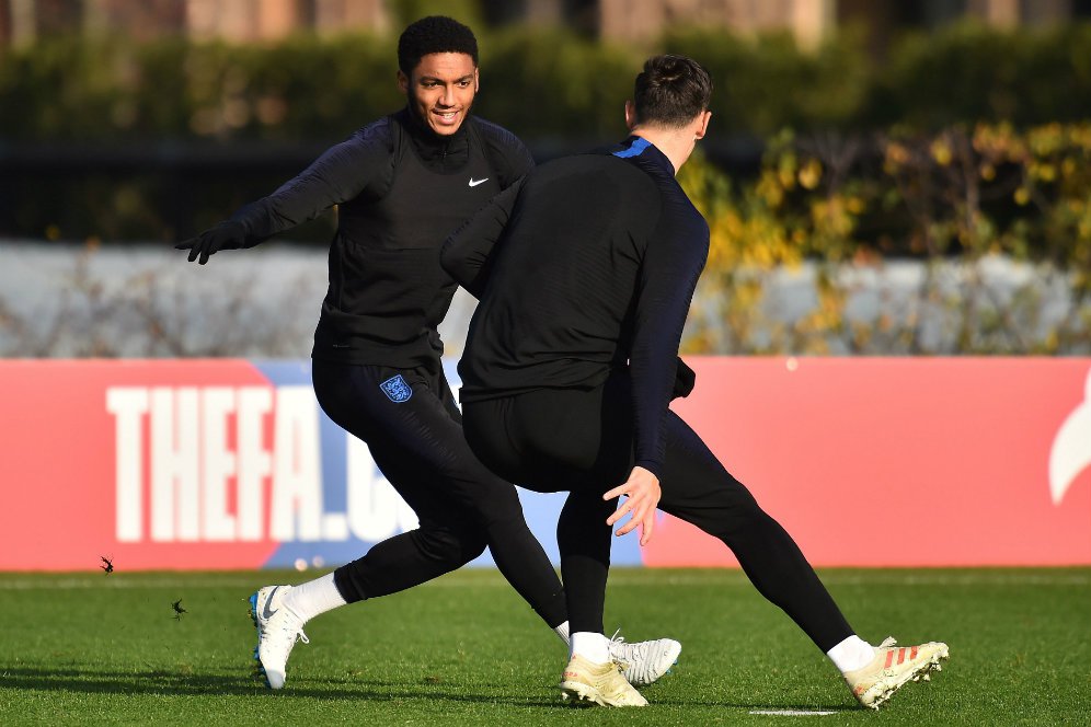 Begini Respon Bos Inggris Saat Dengar Joe Gomez Diejek Fans