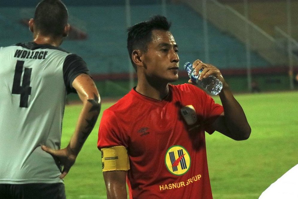 Pelatih Arema Soroti Keberadaan Samsul Arif di Kubu Barito Putera