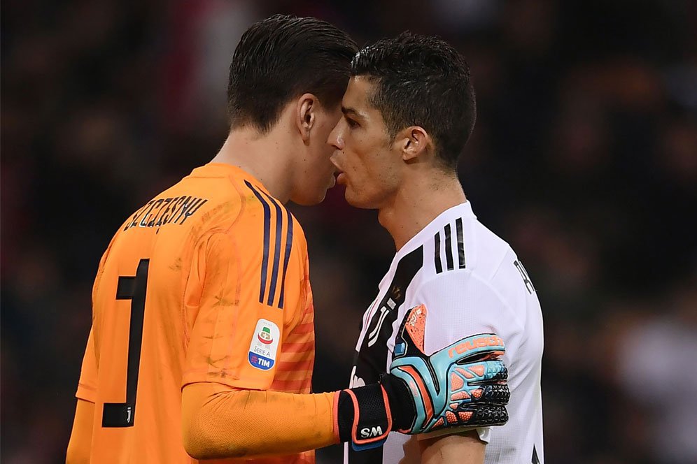 Ingin Balas Budi, Szczesny Siap Ajari Ronaldo Tendangan Bebas Ingin Balas Budi, Szczesny Siap Ajari Ronaldo Tendangan Bebas