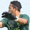 Timnya Bertahan di Liga 1, Kiper PSIS Semarang Lelang Jersey untuk Amal