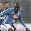 Kelas! Dukung Koulibaly, Suporter Napoli Siap 'Jadi Koulibaly'