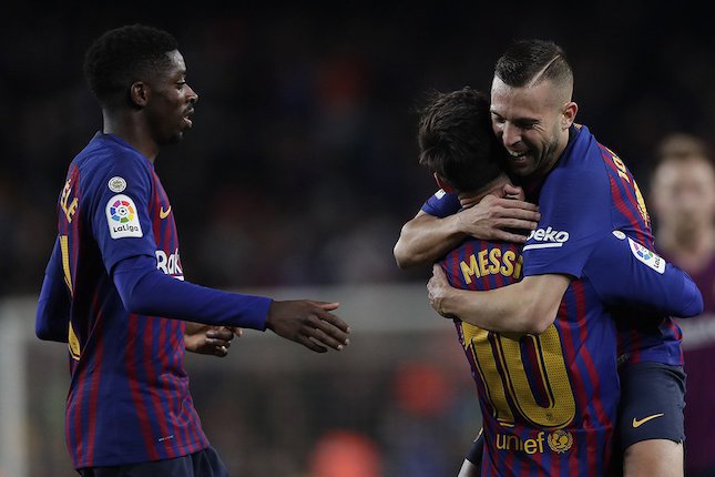 Jordi Alba Rayakan Golnya Dengan Lionel Messi (c) AP