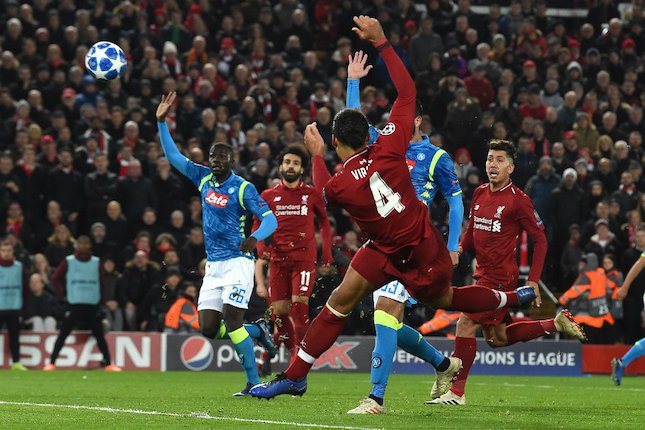 Sempat Omeli Robertson dan Trent, Ini Penjelasan Van Dijk Sempat Omeli Robertson dan Trent, Ini Penjelasan Van Dijk