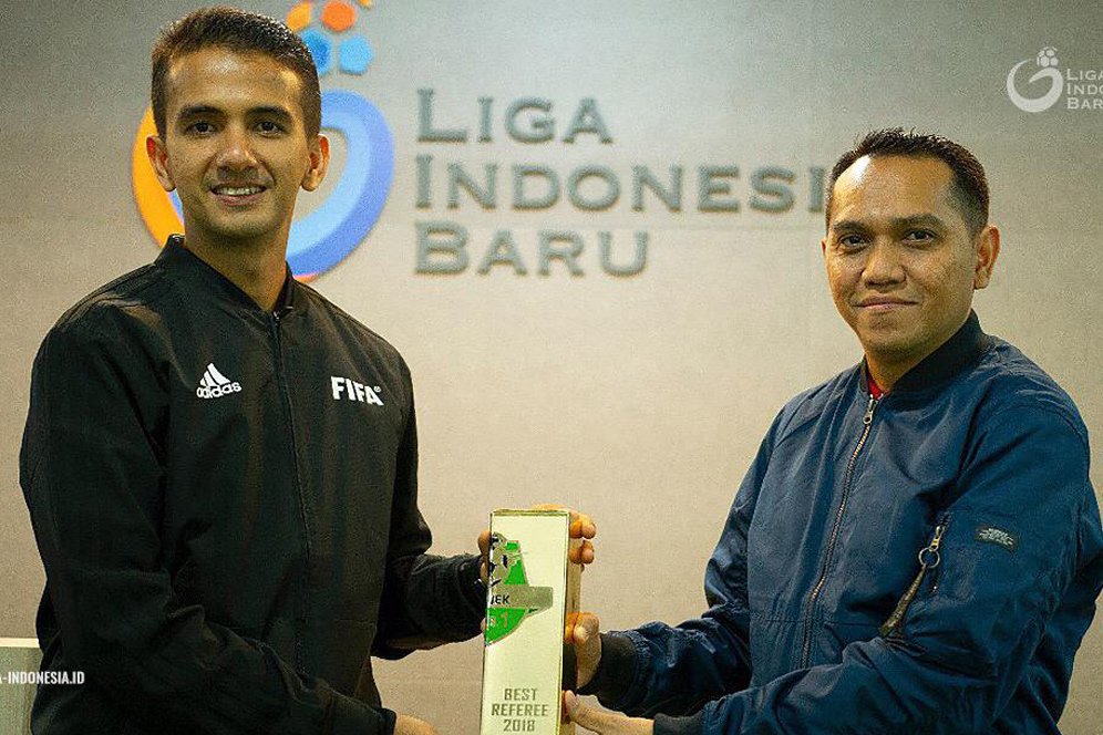 Thoriq Alkatiri Jadi Wasit Terbaik Go-Jek Liga 1 2018 Thoriq Alkatiri Jadi Wasit Terbaik Go-Jek Liga 1 2018