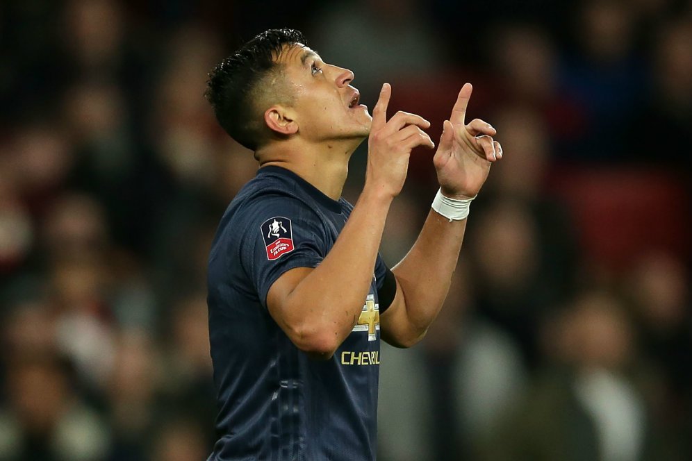 Tak Kunjung Moncer, Sanchez Tetap Ogah Pergi dari MU