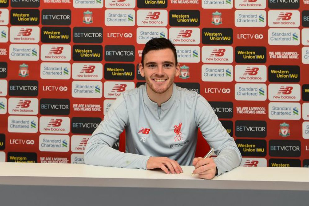 Liverpool Resmi Perpanjang Kontrak Andy Robertson