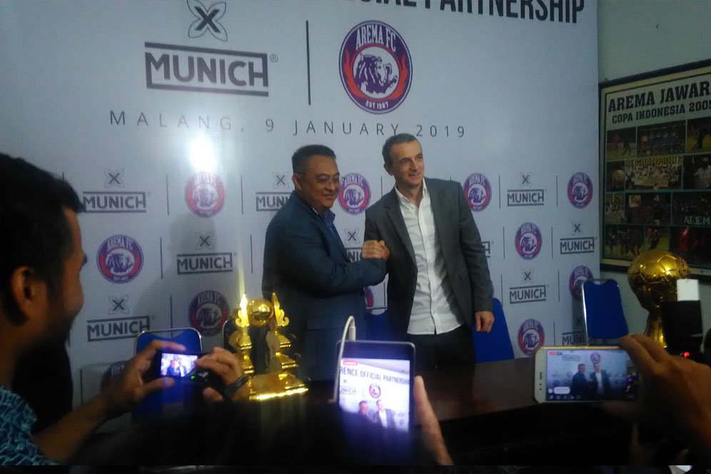 Pelatih Anyar Arema FC Legawa Tak Bisa Bentuk Tim Mulai Nol