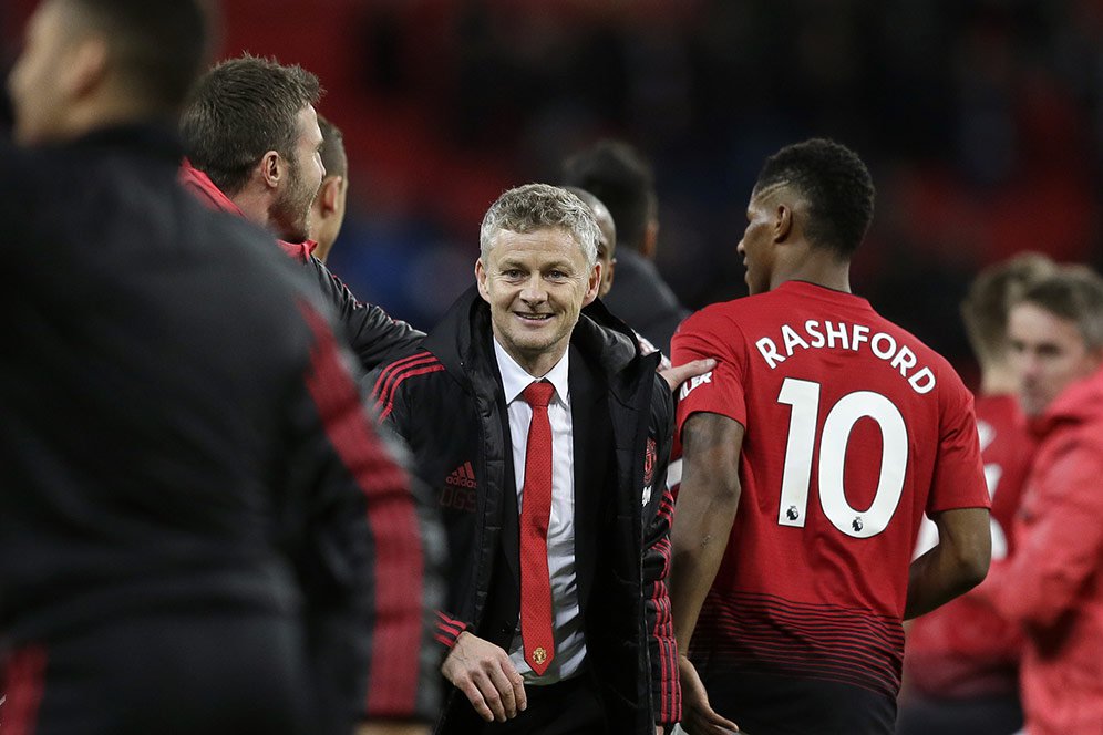 Sheringham: Solskjaer Ingin Jadi Pelatih Permanen MU