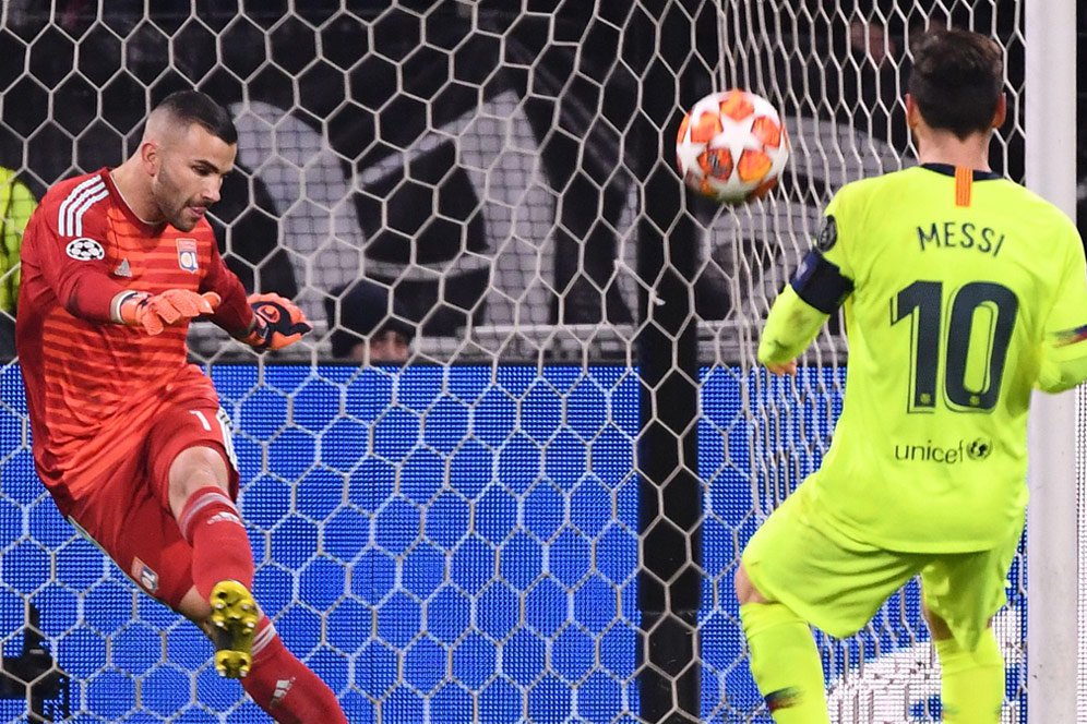 Kiper Lyon Puas Bisa Mandulkan Barcelona