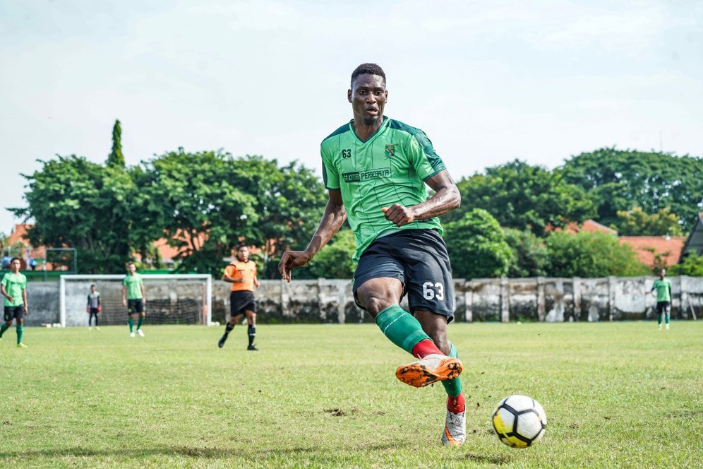 Persebaya Coba Maksimalkan Potensi Amido Balde