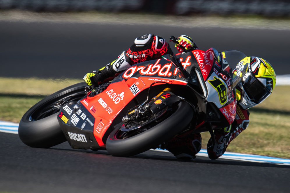 Bautista Sukses Cetak Hat-trick di WorldSBK Australia Bautista Sukses Cetak Hat-trick di WorldSBK Australia