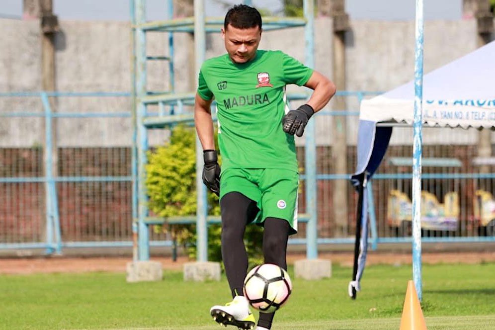 Mantan Penjaga Gawang Timnas Indonesia Merapat ke Persela