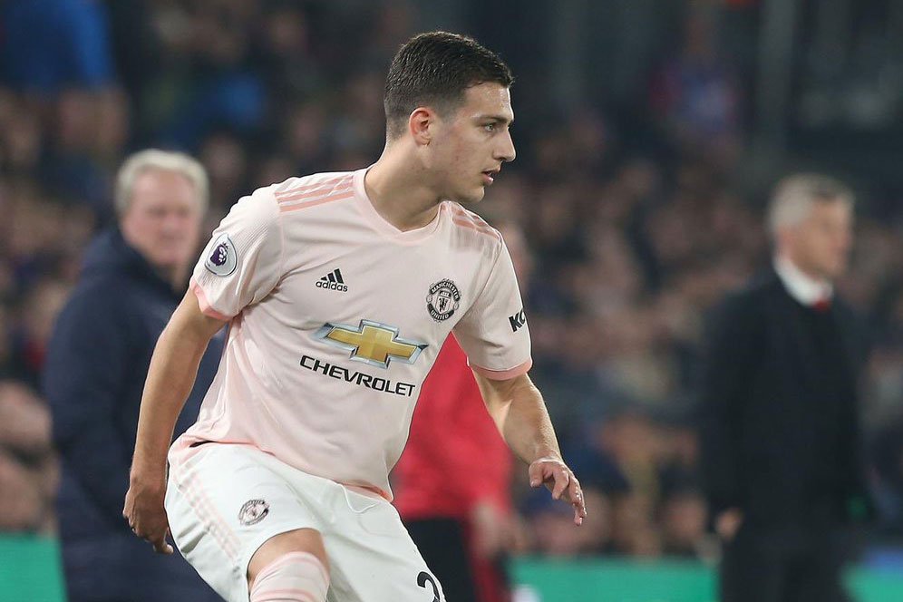 Batal ke AC Milan, Diogo Dalot Gabung Borussia Dortmund?