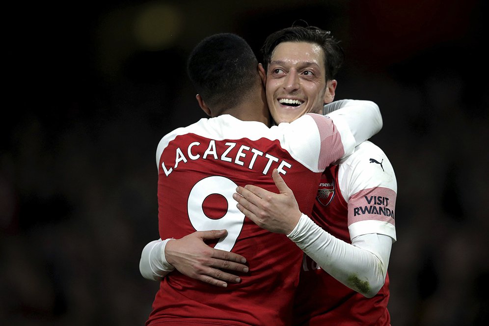 Betapa Rindunya Mesut Ozil dengan Kemenangan Arsenal