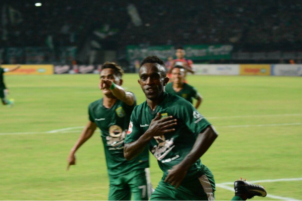 Ricky Kayame Mengungkap Alasannya Memilih Arema FC Ricky Kayame Mengungkap Alasannya Memilih Arema FC