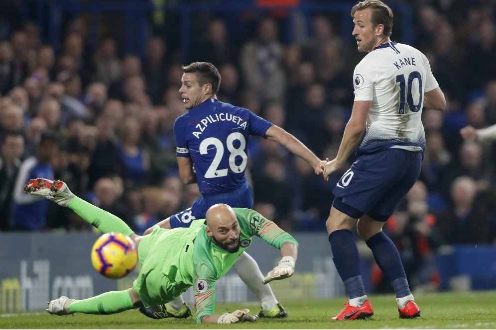 Cole Dukung Keputusan Sarri Tepikan Kepa dan Mainkan Caballero