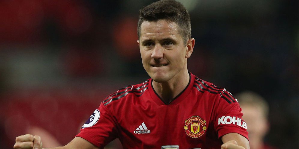 Dikejar PSG, Herrera Tinggalkan MU?