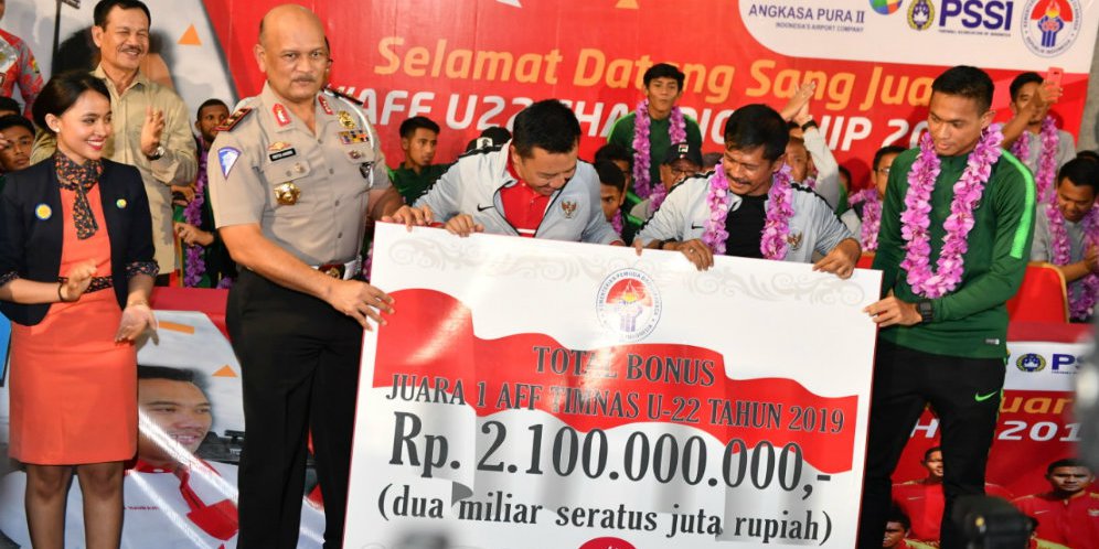 Bonus Pemerintah dan Pantun Ratu Tisha Iringi Kepulangan Timnas Indonesia U-22