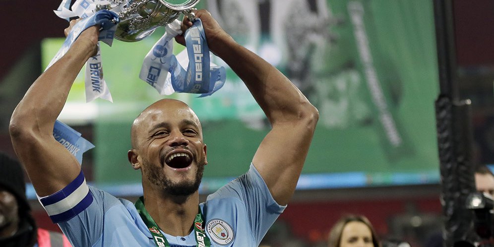 Vincent Kompany Resmi Tinggalkan Manchester City