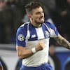 Tak Bisa Masuk Stadion, Fans Porto Duduki Atap Hotel Demi Saksikan Tim Kesayangannya Berlaga