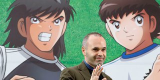 Andres Iniesta berpose bersama Tsubasa Ozora dan Kojiro Hyuga. (c) AP