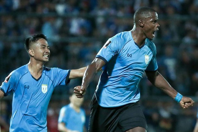 Dihempaskan Persela ke Titik Nadir