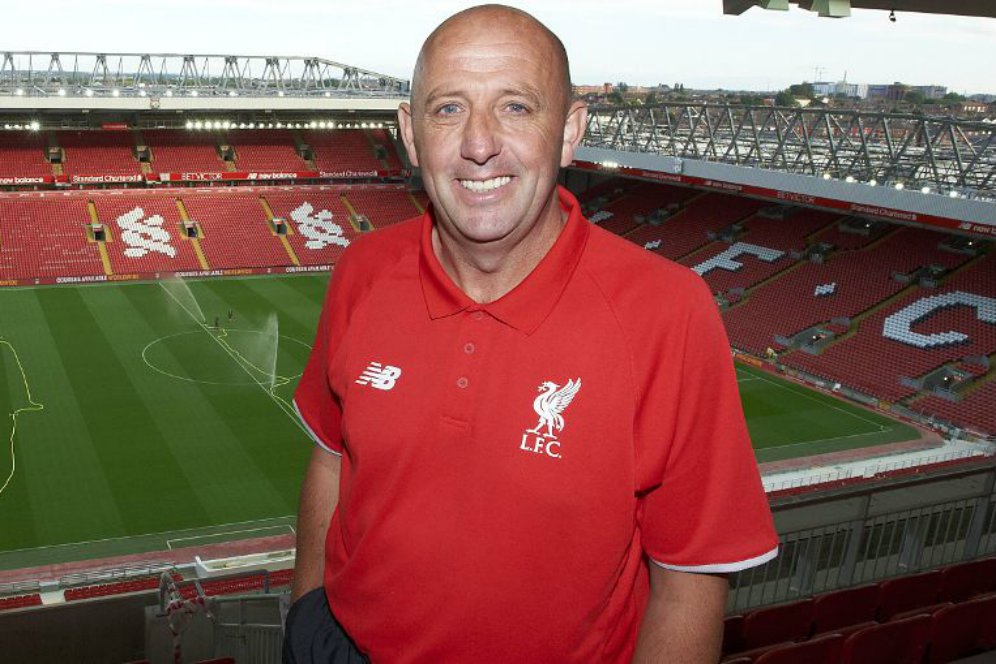 Brutal! Legenda Liverpool ini Dibogem Orang Tak Dikenal Hingga Masuk RS Brutal! Legenda Liverpool ini Dibogem Orang Tak Dikenal Hingga Masuk RS